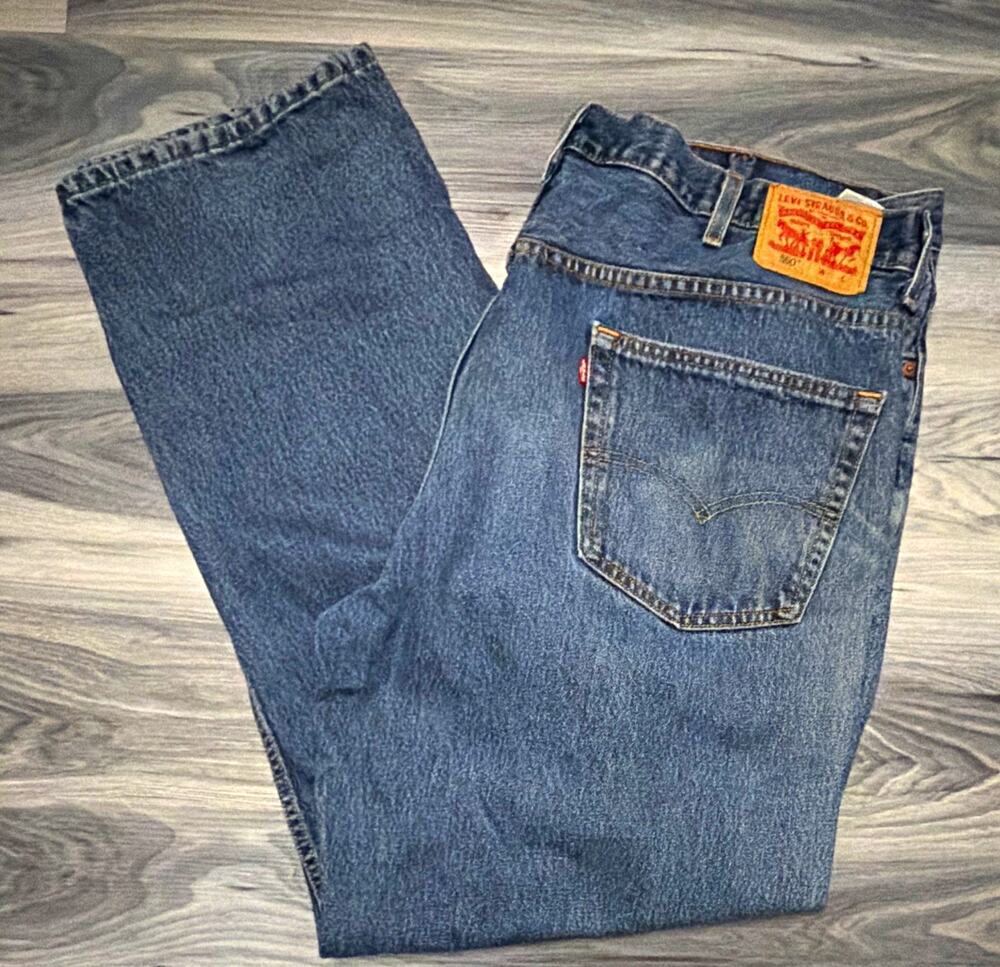 Levi’s 550 Men’s Jeans 44x34 Relaxed Fit Medium Wash Blue Denim